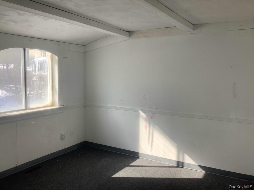 134 Hill Crescent, Calverton, NY 11933