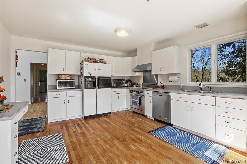 194 Westchester Avenue, Pound Ridge, NY 10576