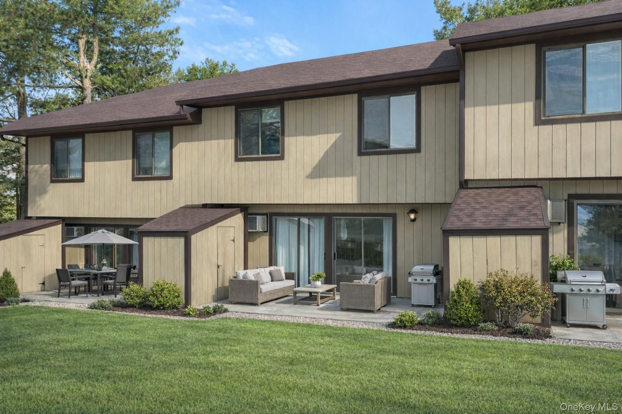 1006 Chelsea Cove S, Hopewell Junction, NY 12533