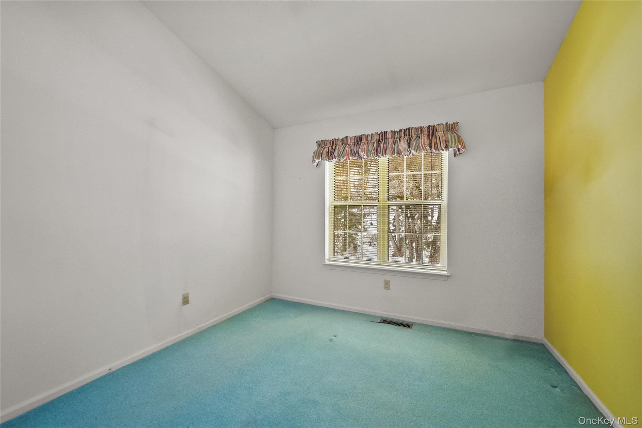 302 Pondside Drive, White Plains, NY 10607