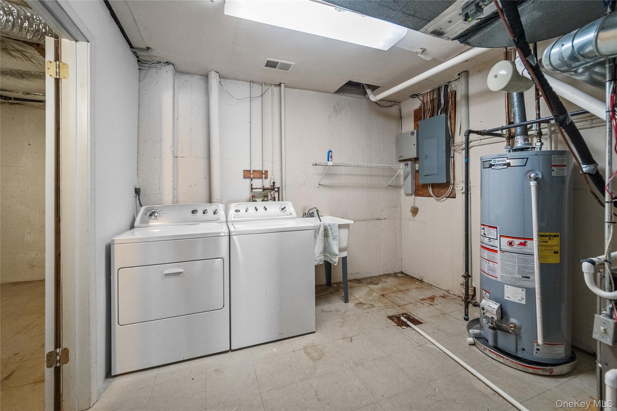 302 Pondside Drive, White Plains, NY 10607