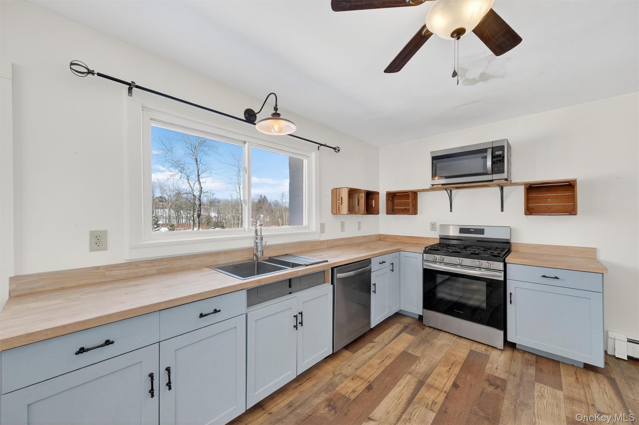 396 Crescent Avenue, Highland, NY 12528