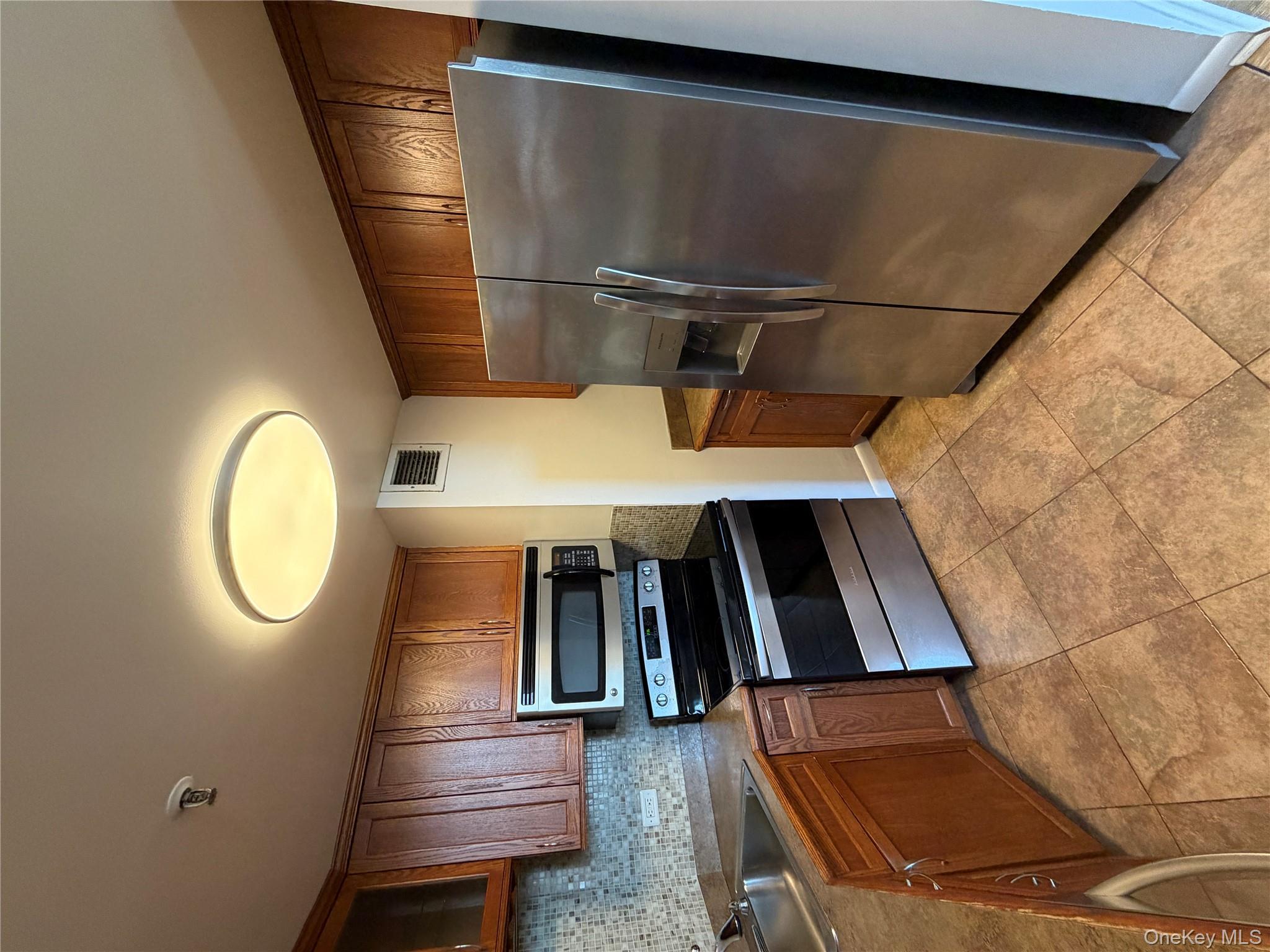 55 McKinley Avenue # D1-12, White Plains, NY 10606