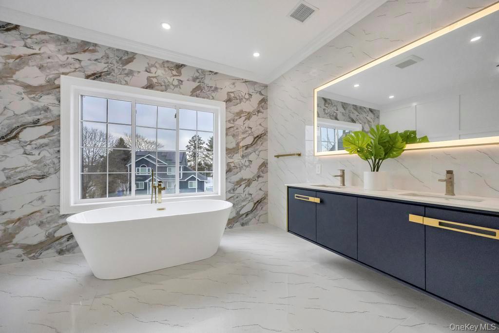 148 Meridian Road, Levittown, NY 11756