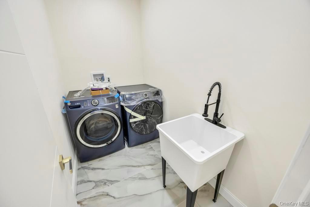 148 Meridian Road, Levittown, NY 11756