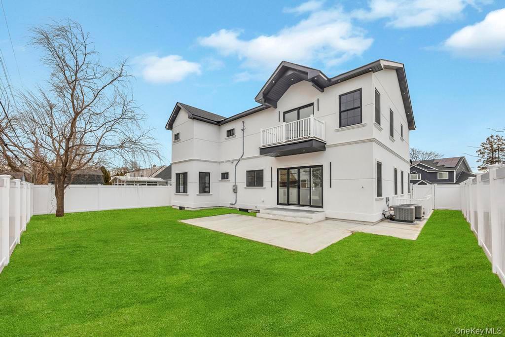 148 Meridian Road, Levittown, NY 11756