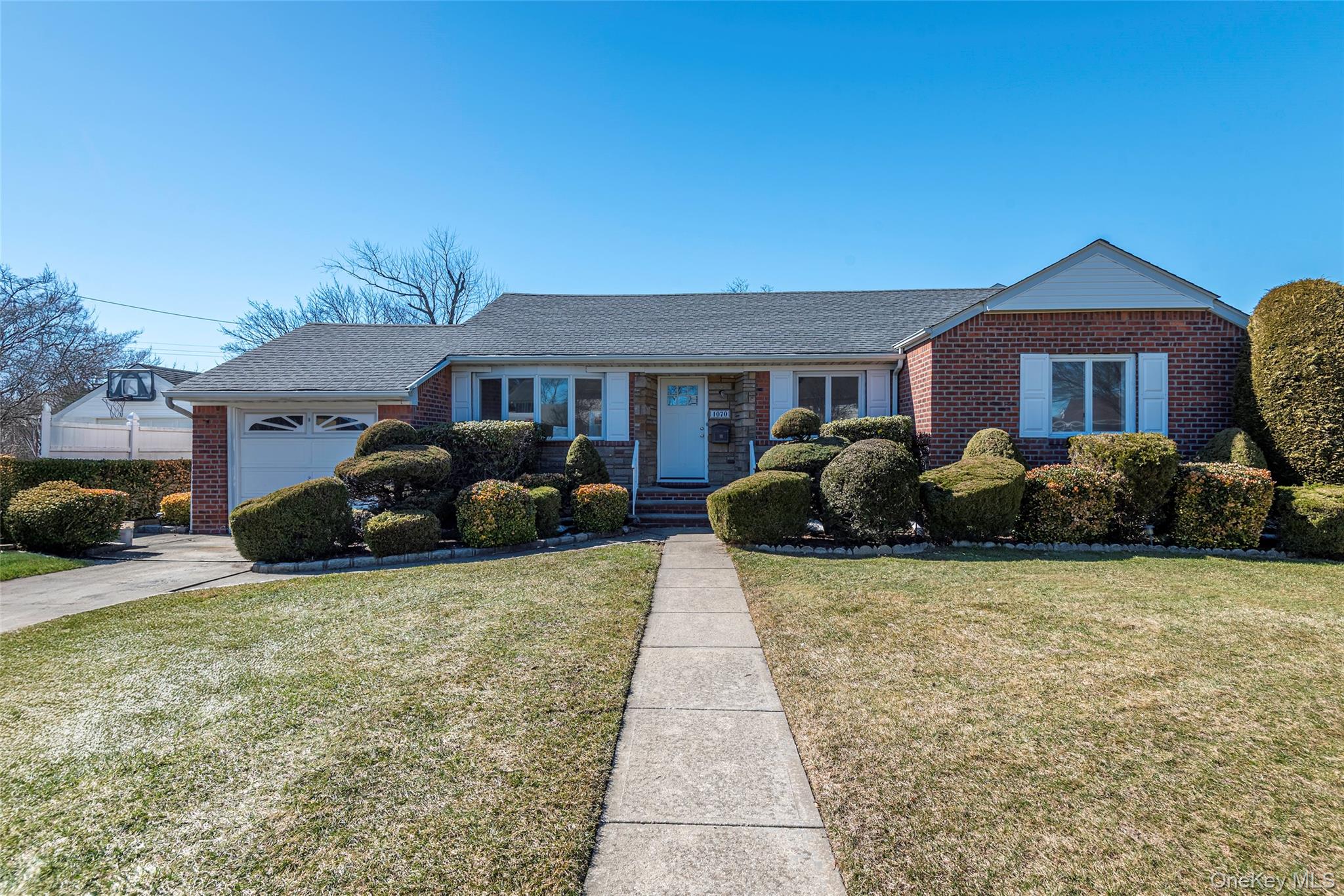 1070 Maple Lane, New Hyde Park, NY 11040