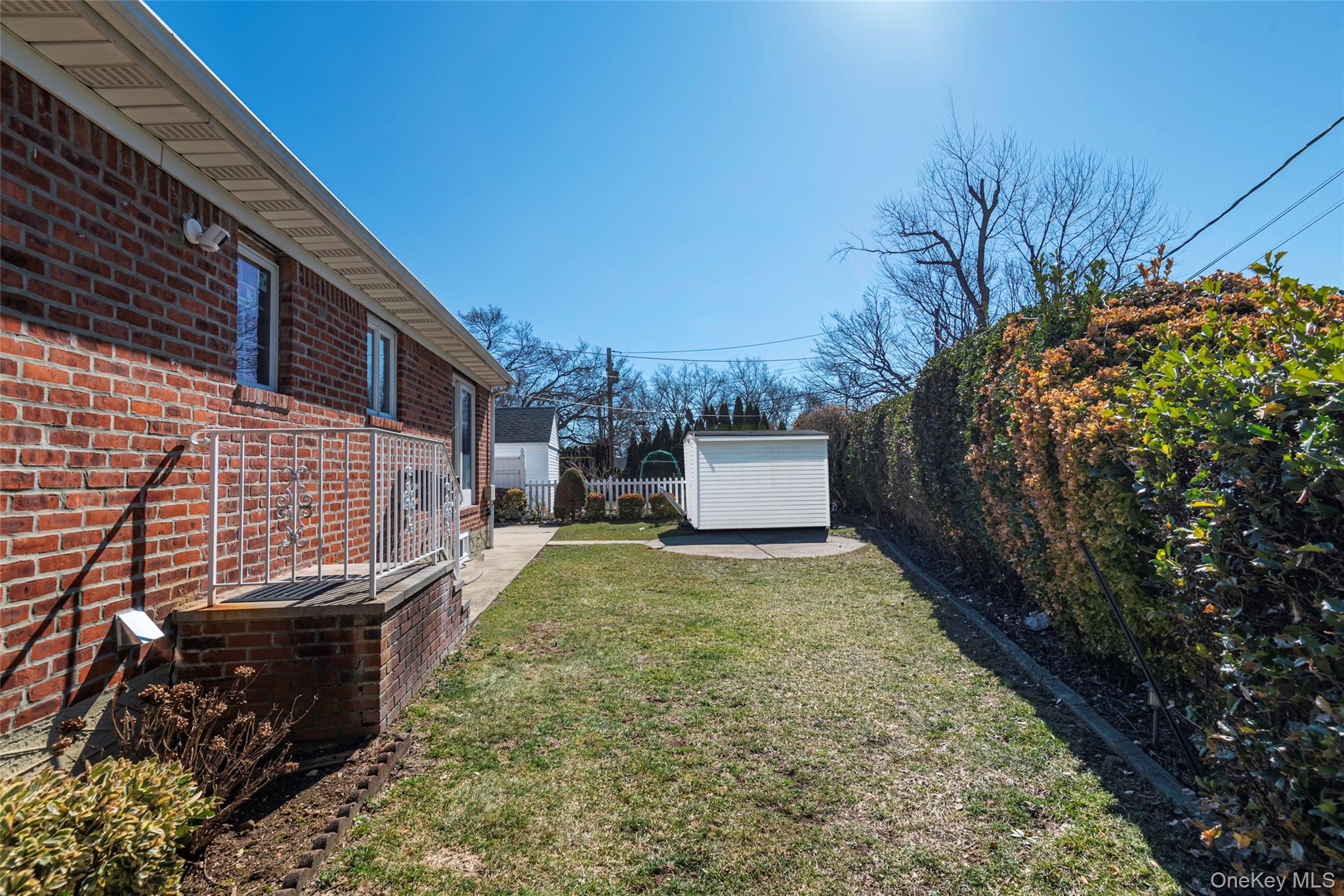 1070 Maple Lane, New Hyde Park, NY 11040