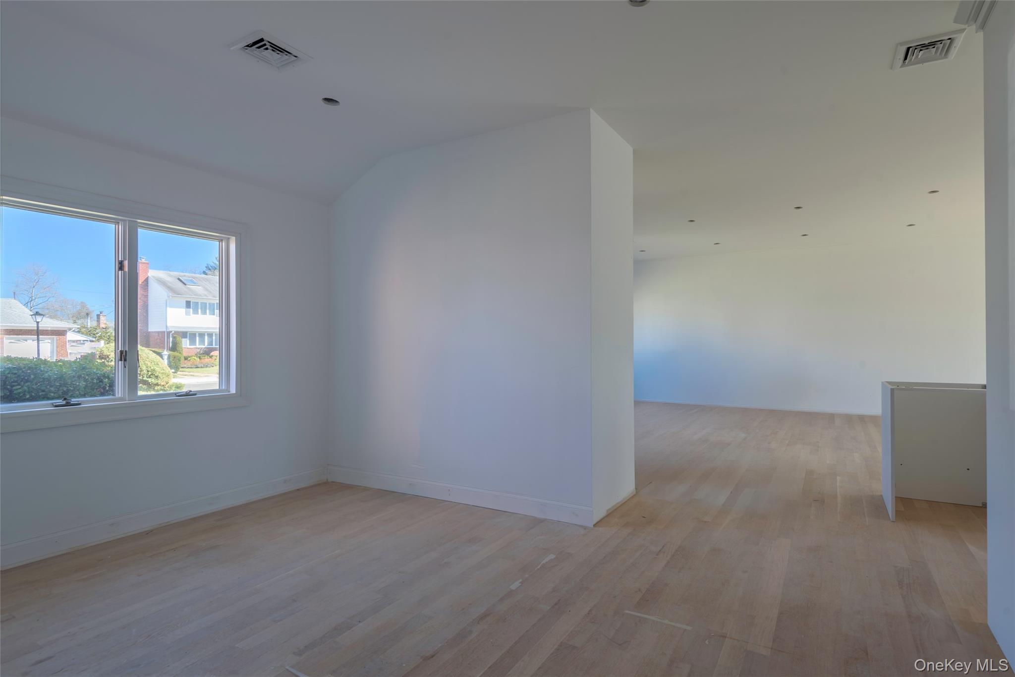 1070 Maple Lane, New Hyde Park, NY 11040