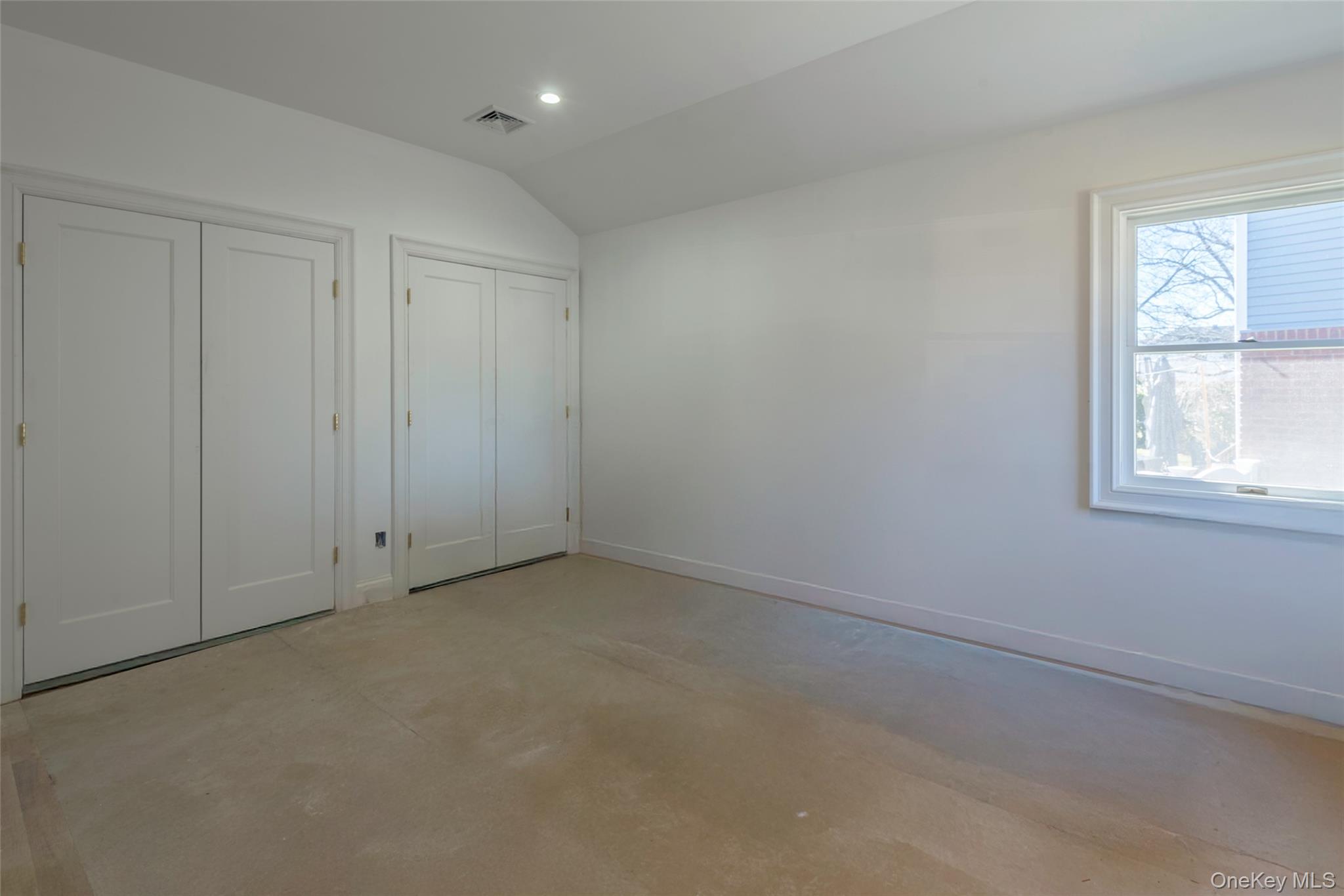 1070 Maple Lane, New Hyde Park, NY 11040