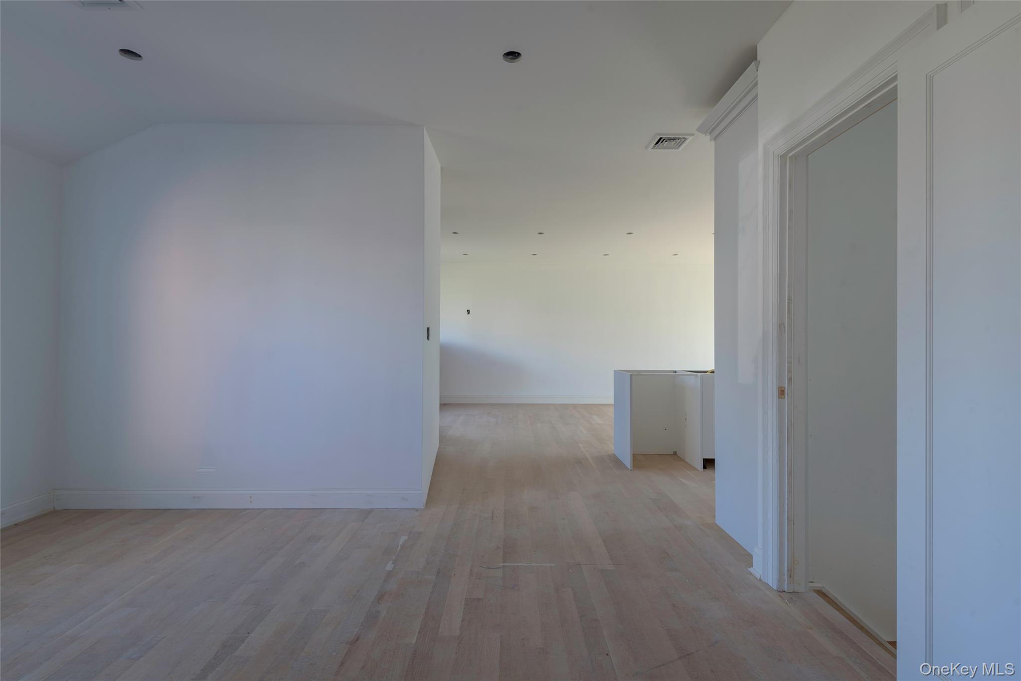 1070 Maple Lane, New Hyde Park, NY 11040