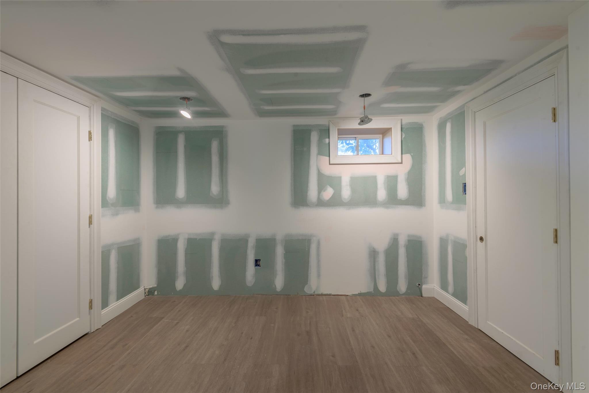 1070 Maple Lane, New Hyde Park, NY 11040