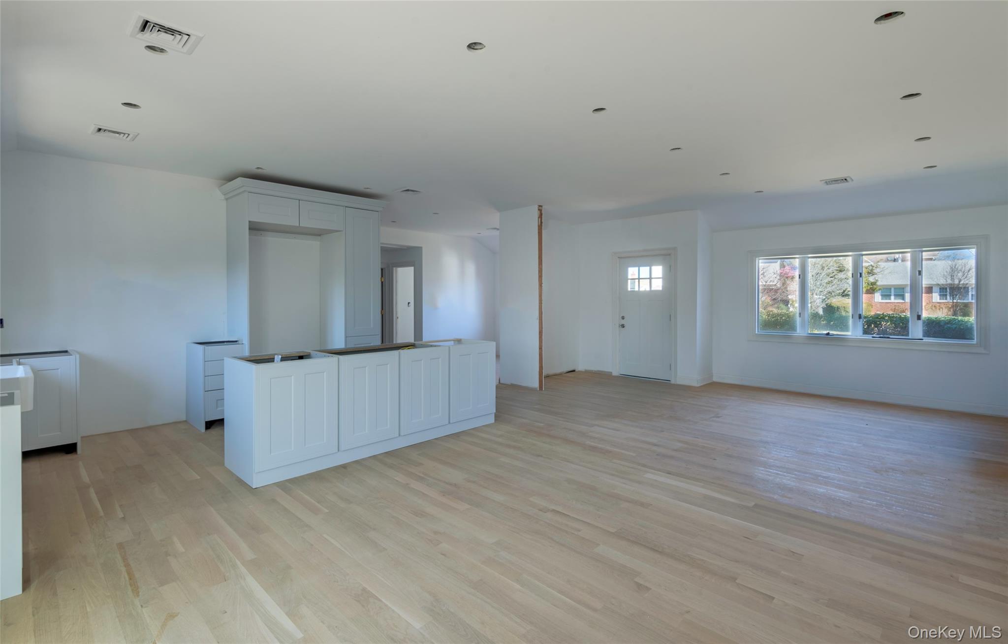 1070 Maple Lane, New Hyde Park, NY 11040