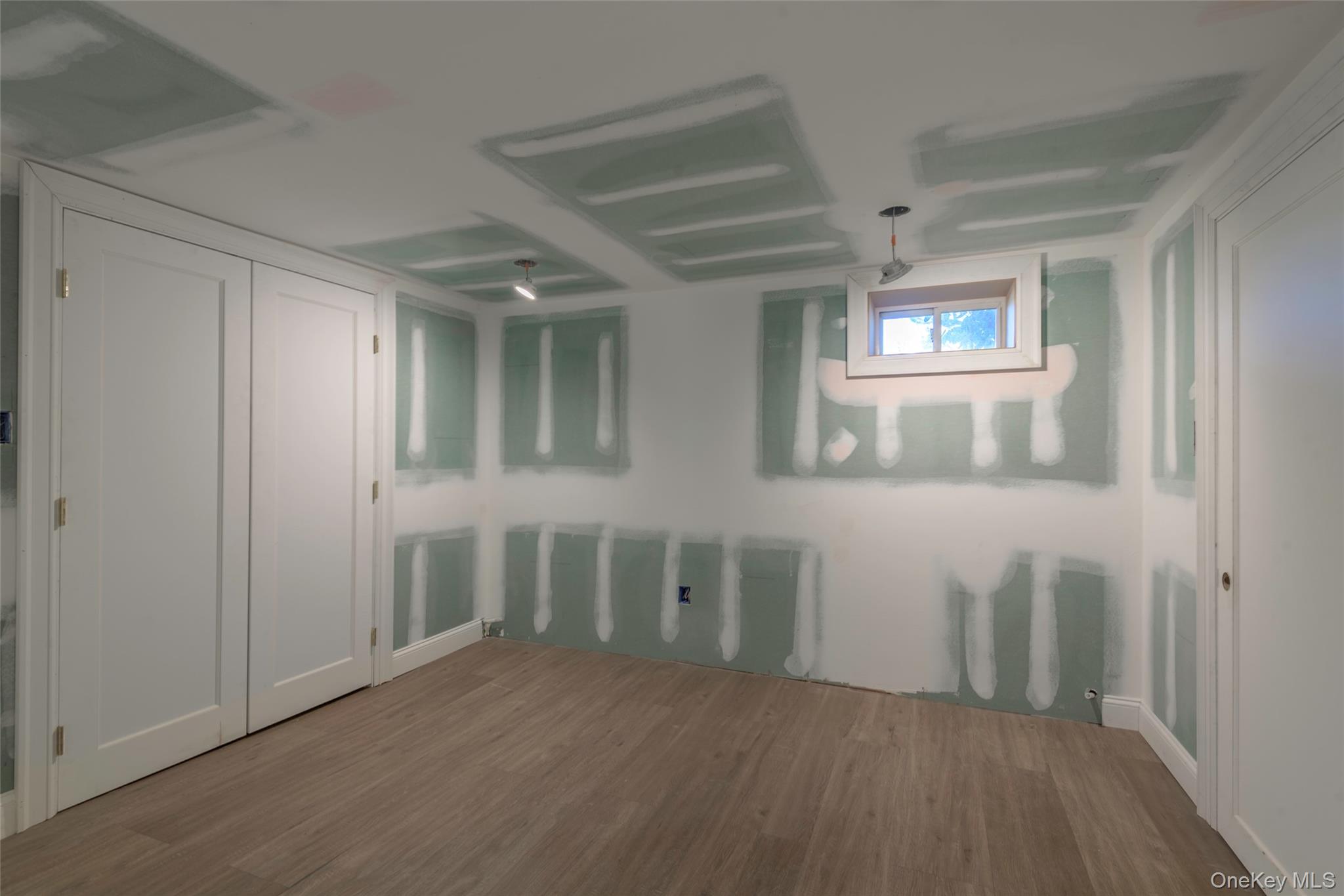 1070 Maple Lane, New Hyde Park, NY 11040