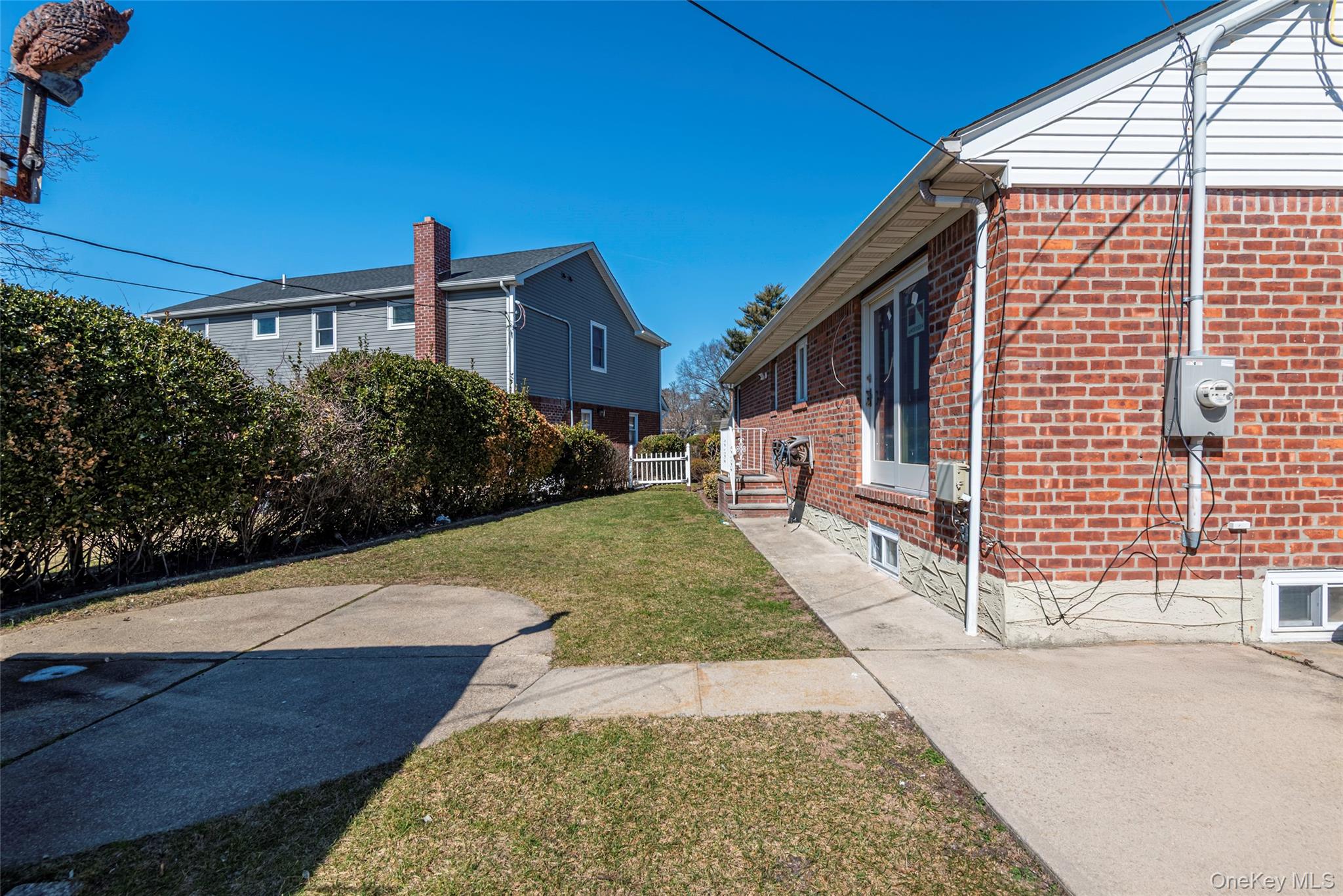 1070 Maple Lane, New Hyde Park, NY 11040