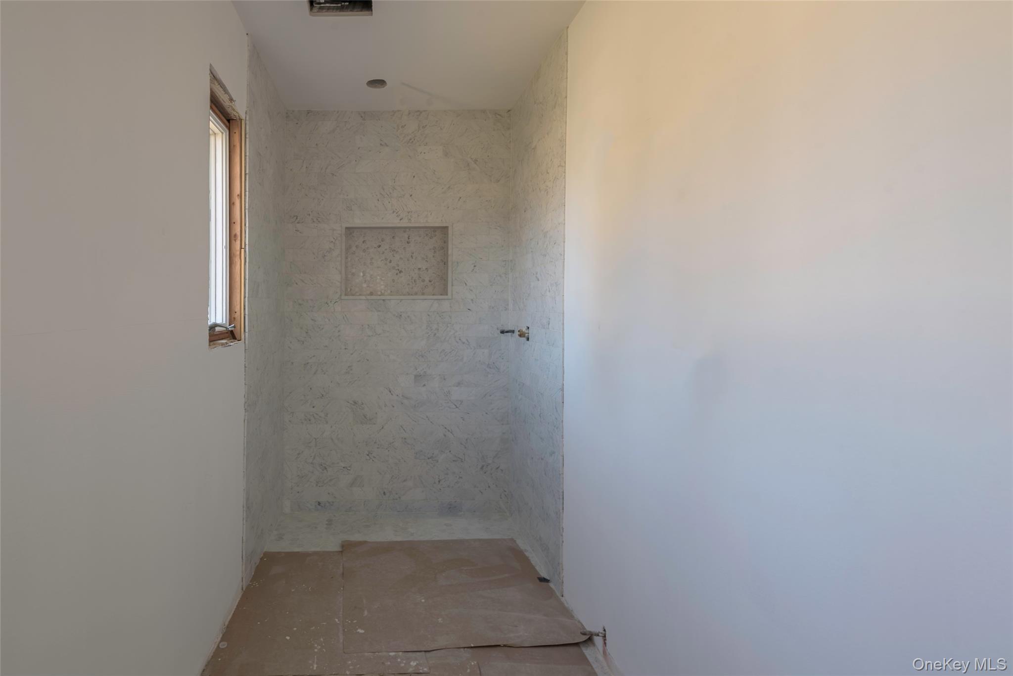 1070 Maple Lane, New Hyde Park, NY 11040