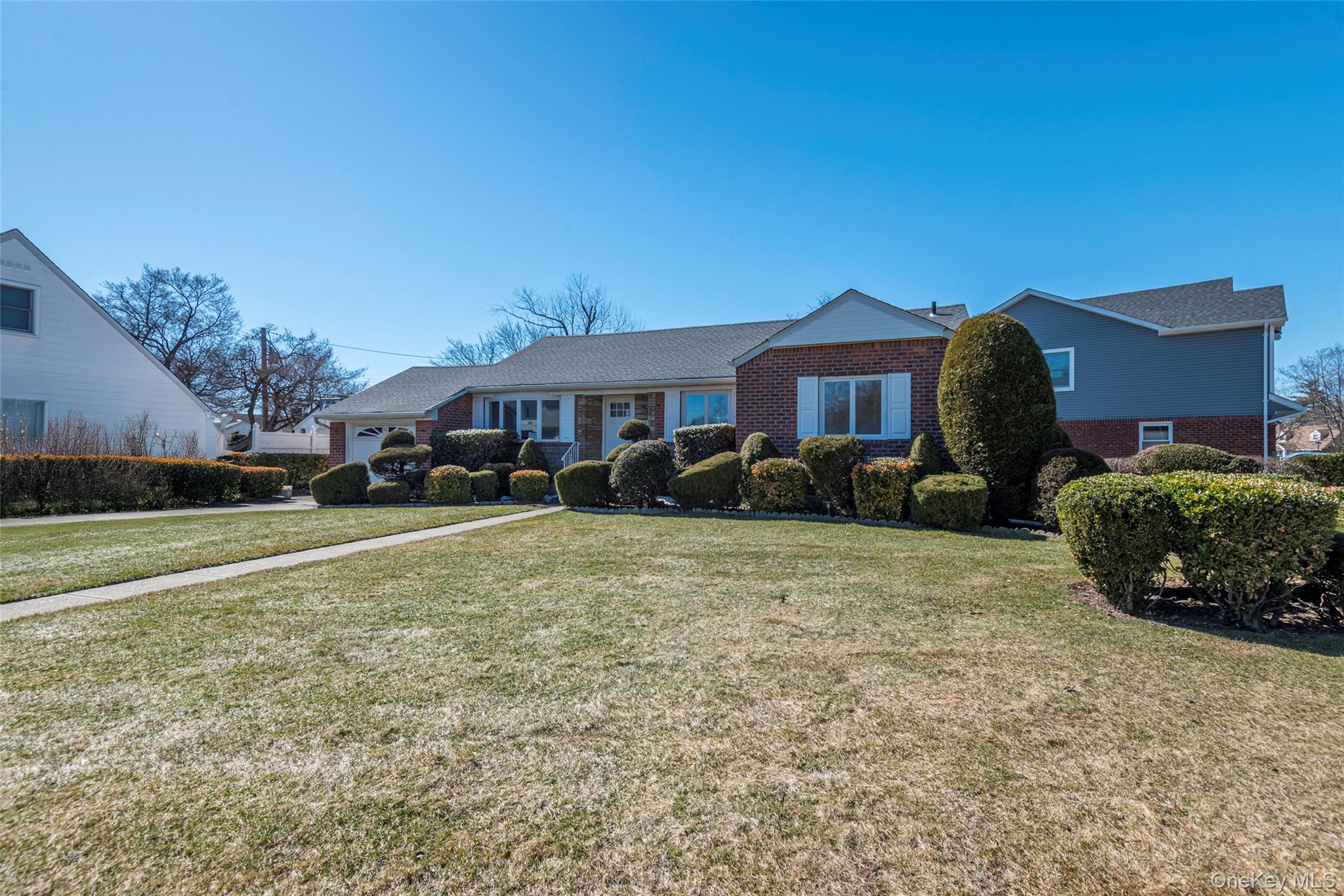 1070 Maple Lane, New Hyde Park, NY 11040