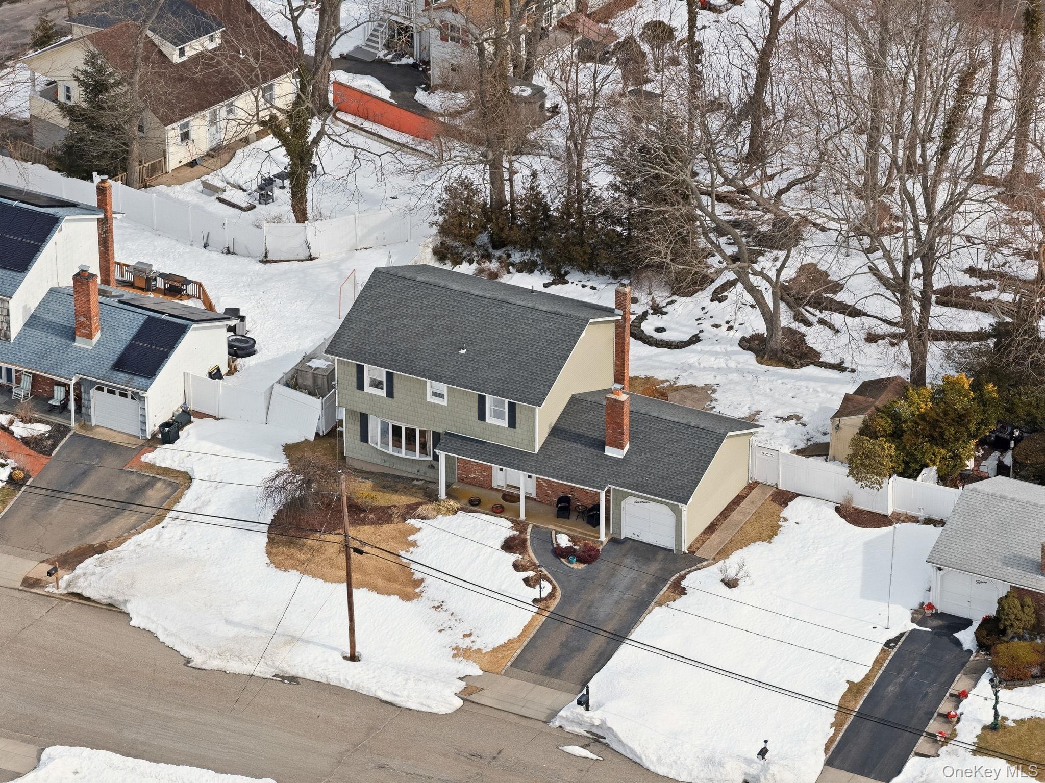 17 Soundway Drive, Rocky Point, NY 11778