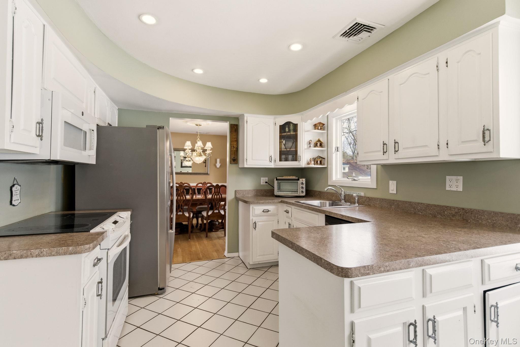 17 Soundway Drive, Rocky Point, NY 11778