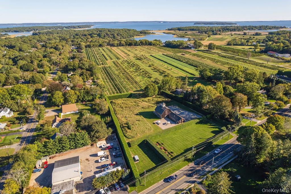29500 Main Rd, Cutchogue, NY 11935