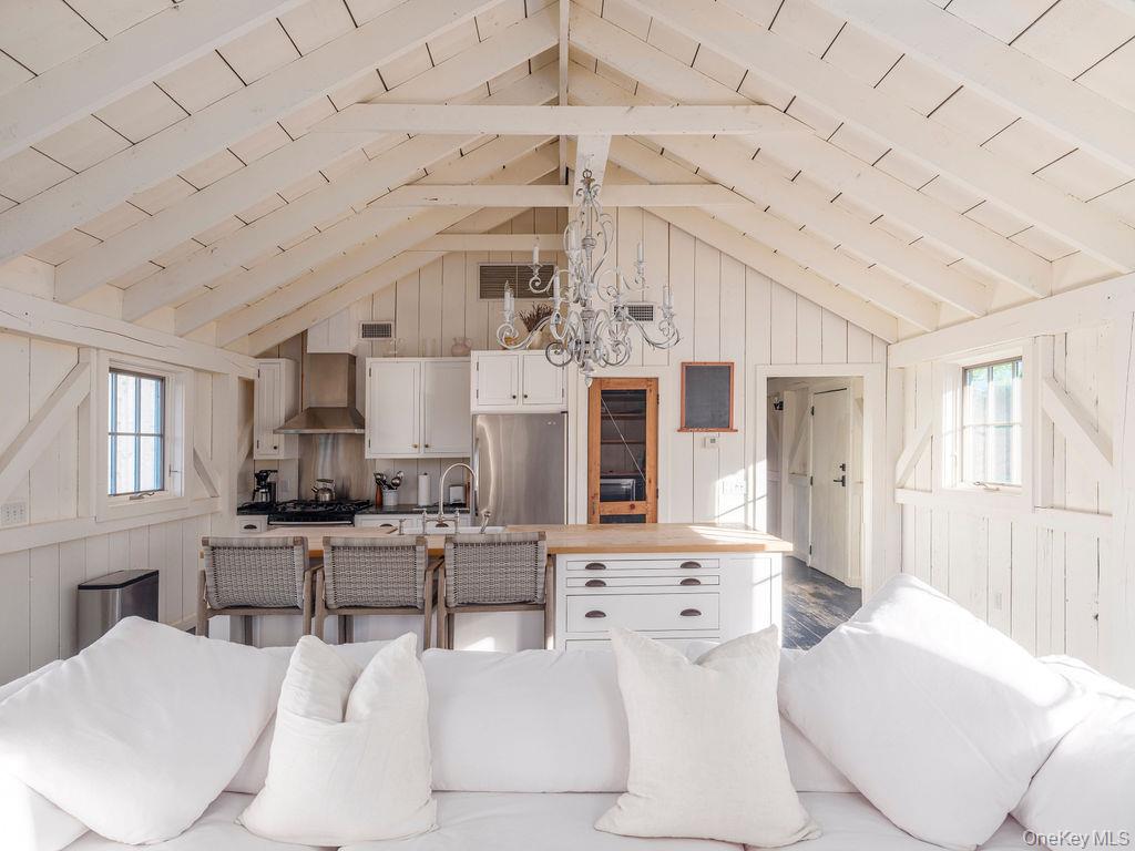 29500 Main Rd, Cutchogue, NY 11935