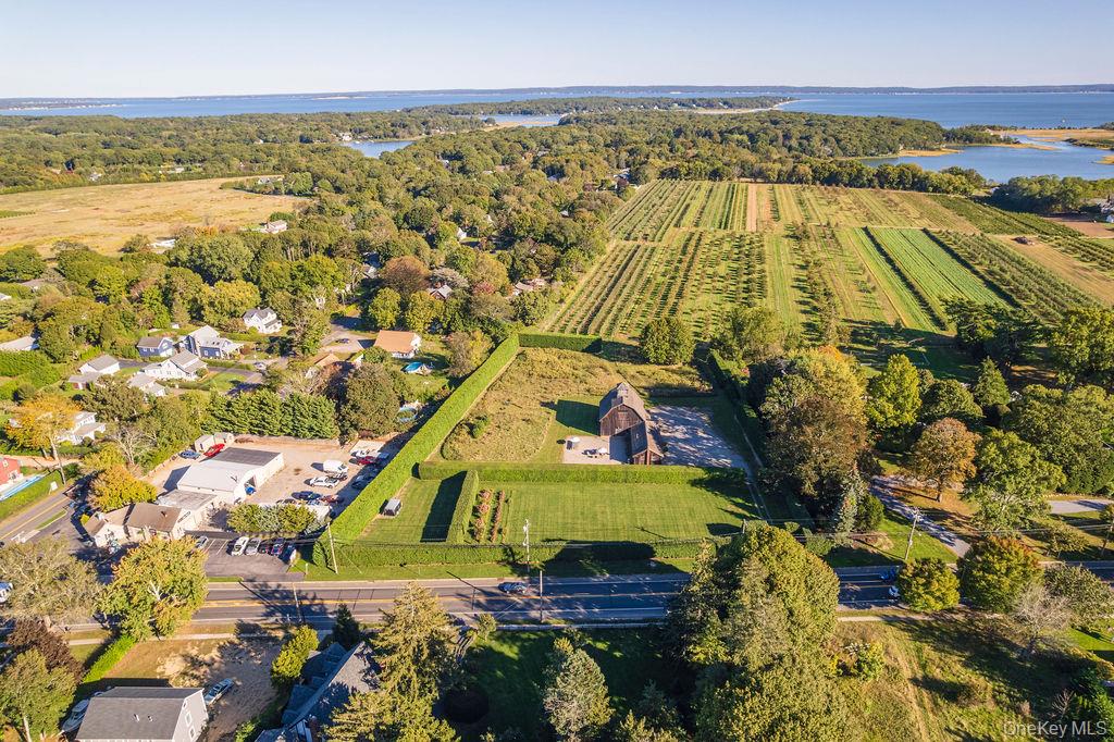 29500 Main Rd, Cutchogue, NY 11935