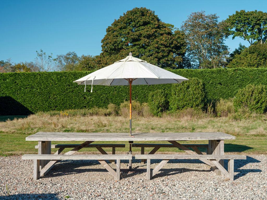 29500 Main Rd, Cutchogue, NY 11935