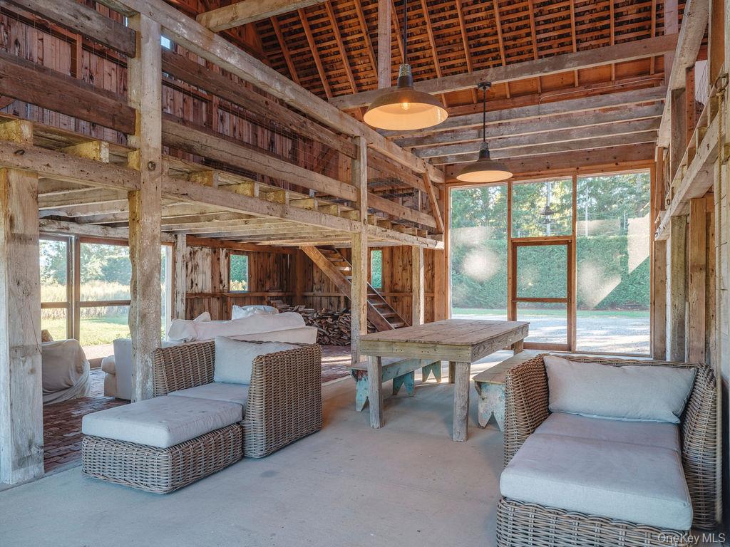 29500 Main Rd, Cutchogue, NY 11935