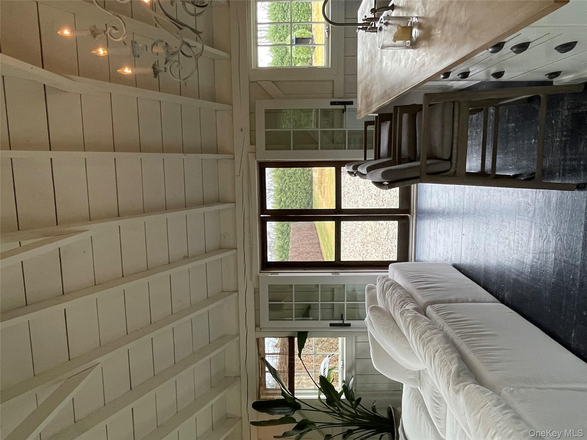 29500 Main Rd, Cutchogue, NY 11935