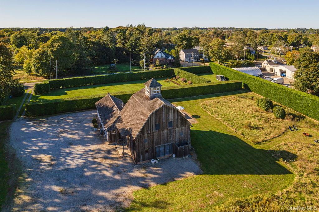 29500 Main Rd, Cutchogue, NY 11935