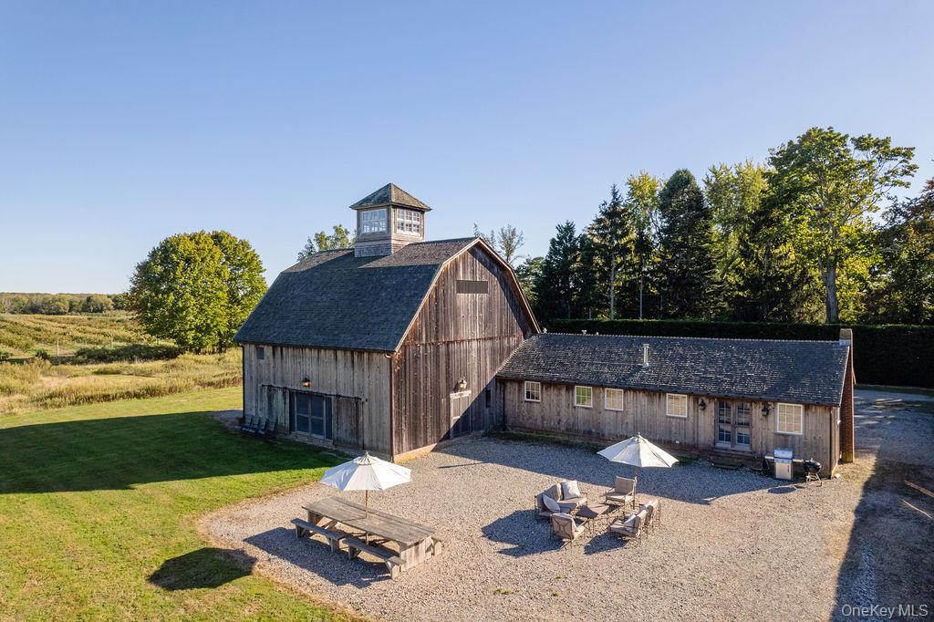 29500 Main Rd, Cutchogue, NY 11935