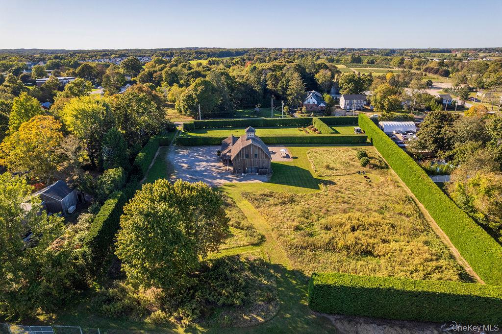 29500 Main Rd, Cutchogue, NY 11935