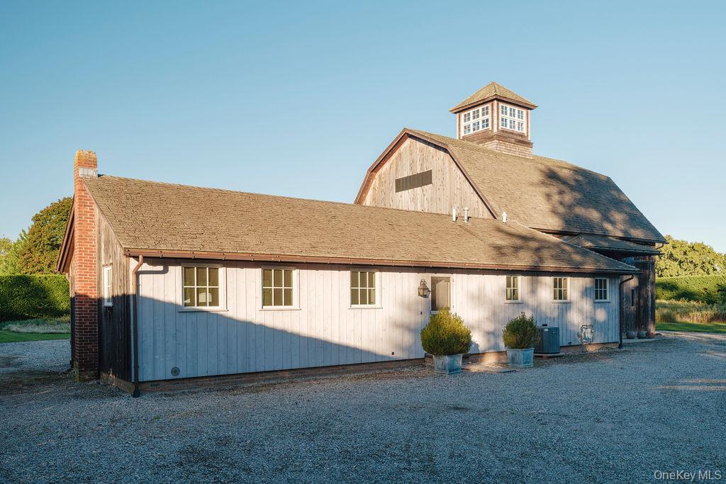 29500 Main Rd, Cutchogue, NY 11935