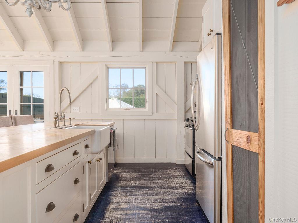 29500 Main Rd, Cutchogue, NY 11935