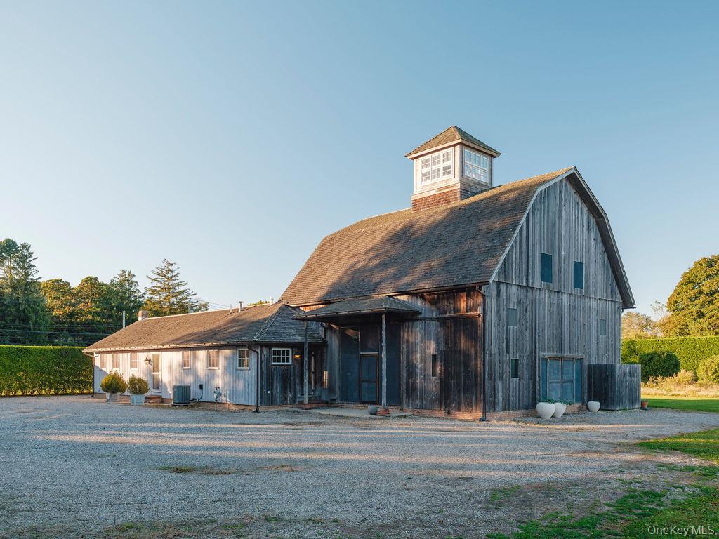 29500 Main Rd, Cutchogue, NY 11935