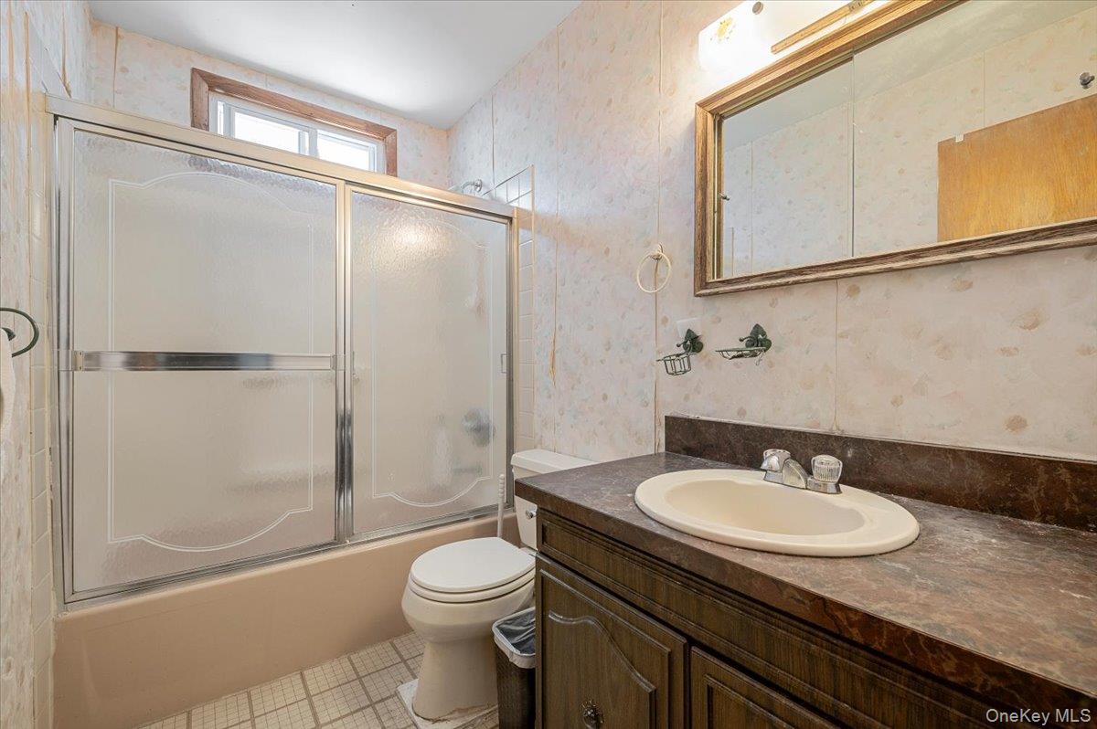 342 9th Street, West Babylon, NY 11704