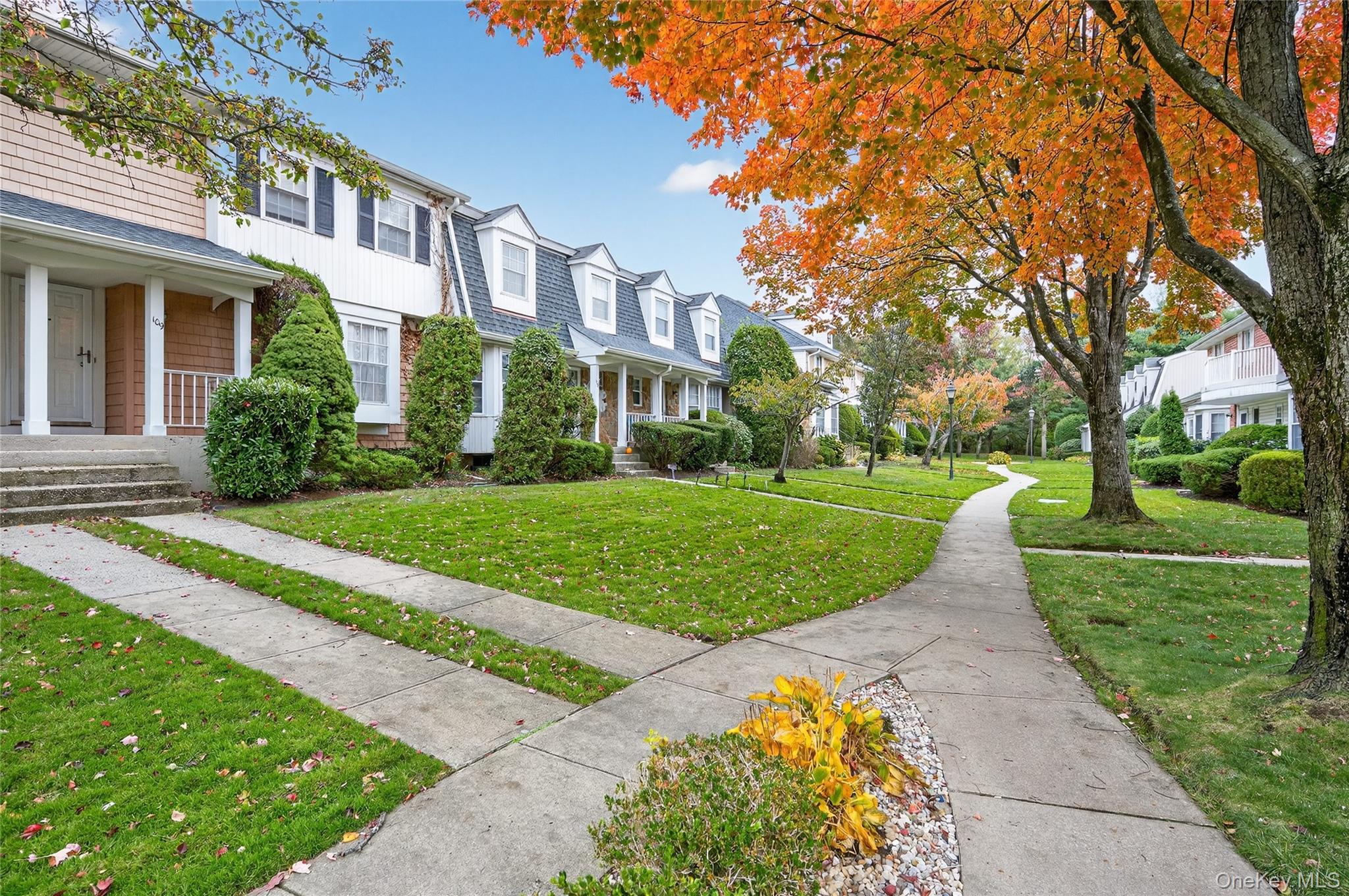 109 Glen Way, Syosset, NY 11791