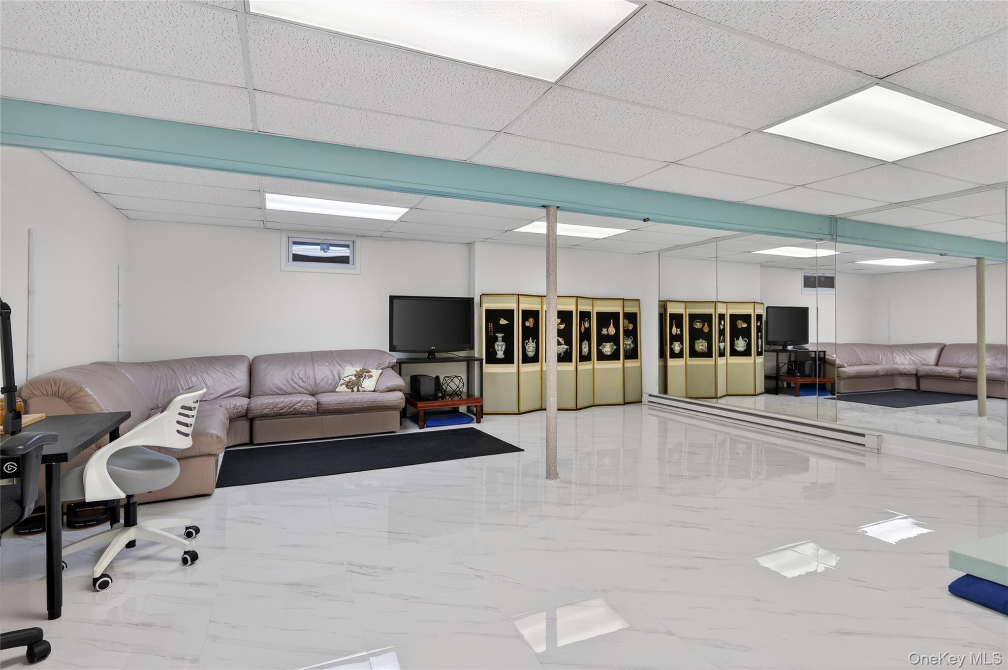 109 Glen Way, Syosset, NY 11791