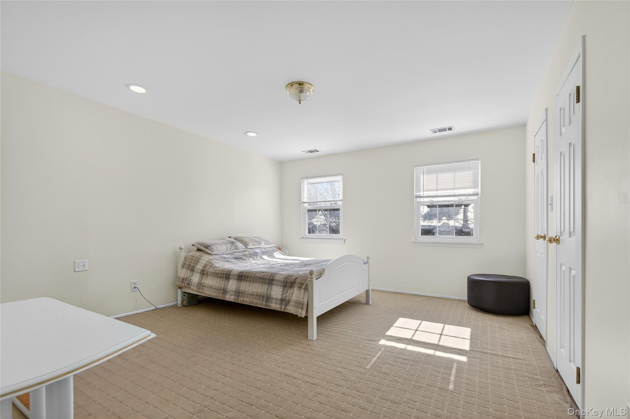 109 Glen Way, Syosset, NY 11791