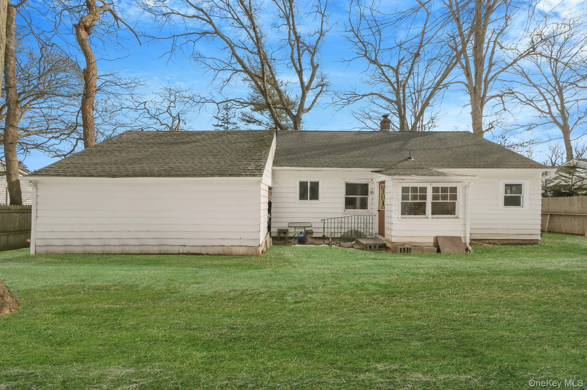 22 Overbrook Street, Riverhead, NY 11901