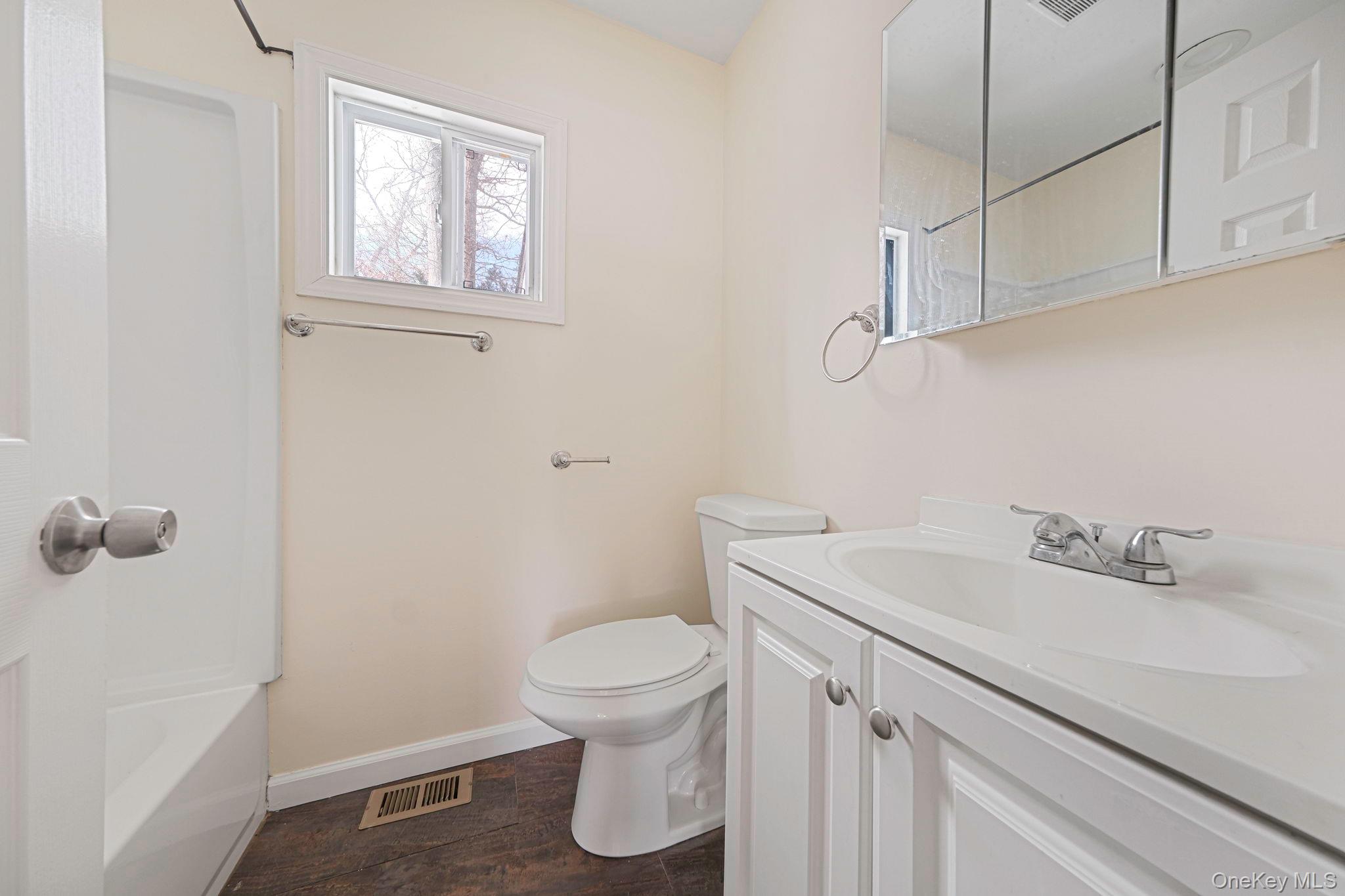 22 Overbrook Street, Riverhead, NY 11901