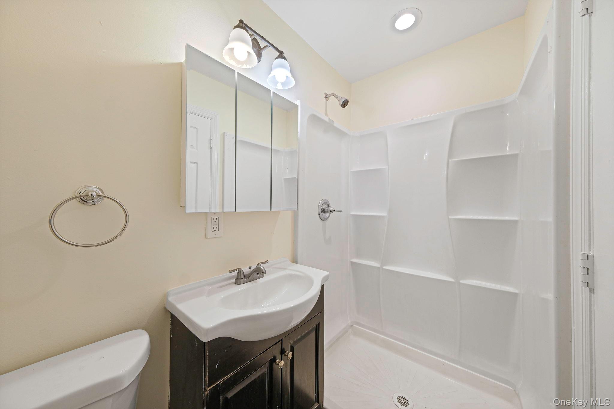 22 Overbrook Street, Riverhead, NY 11901