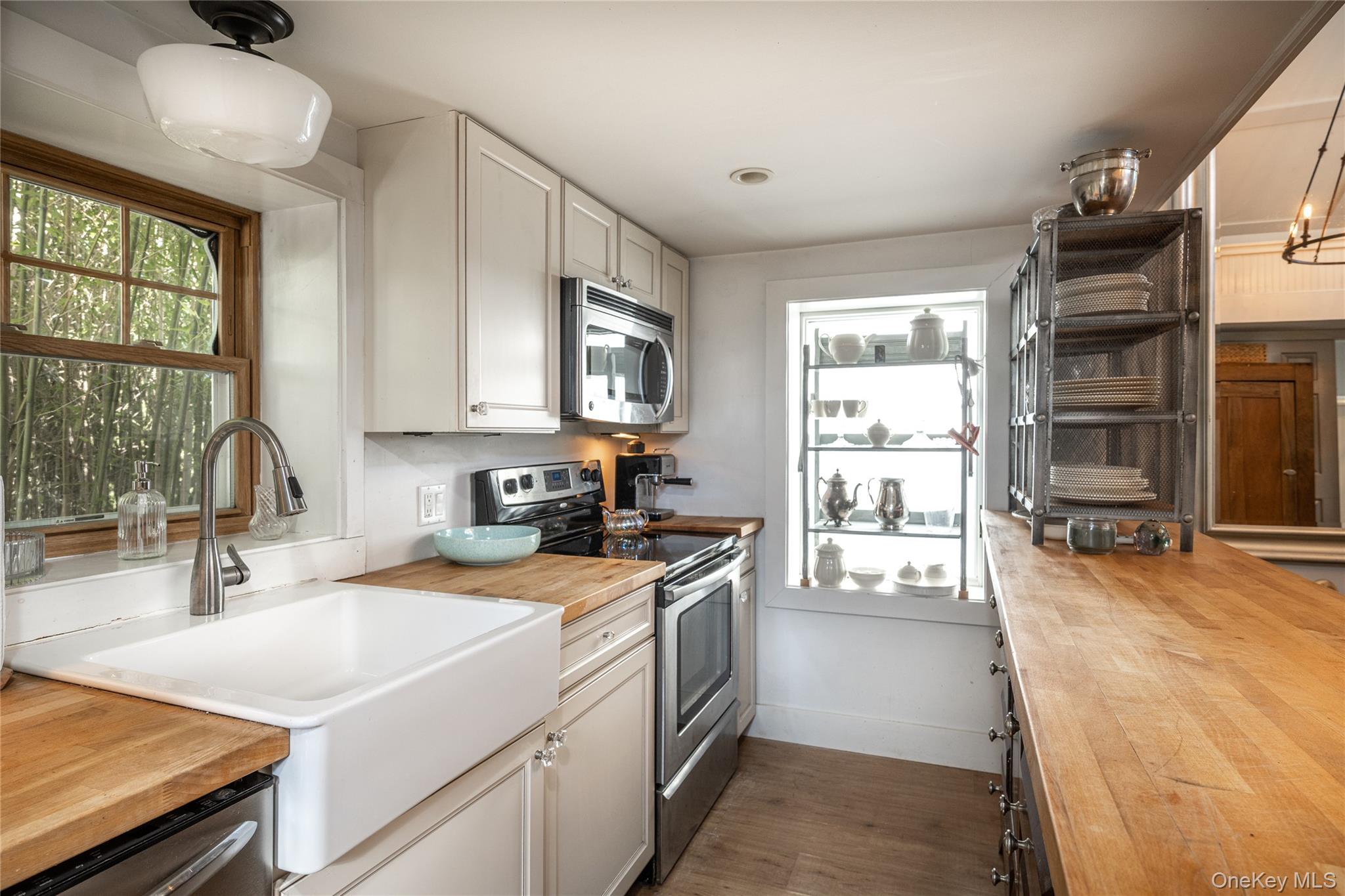 44 Merrit Avenue, Millbrook, NY 12545