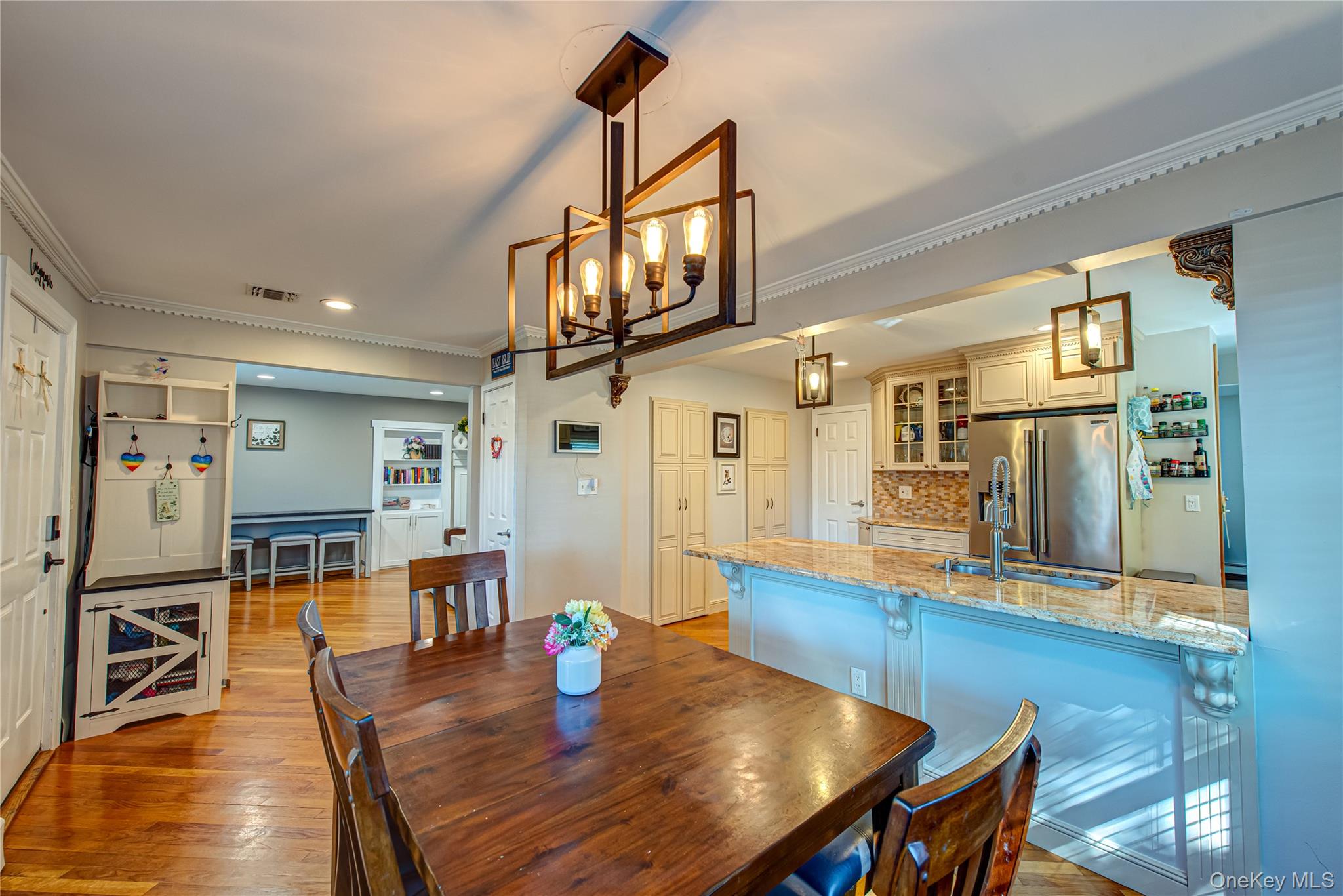 9 Donna Place, East Islip, NY 11730