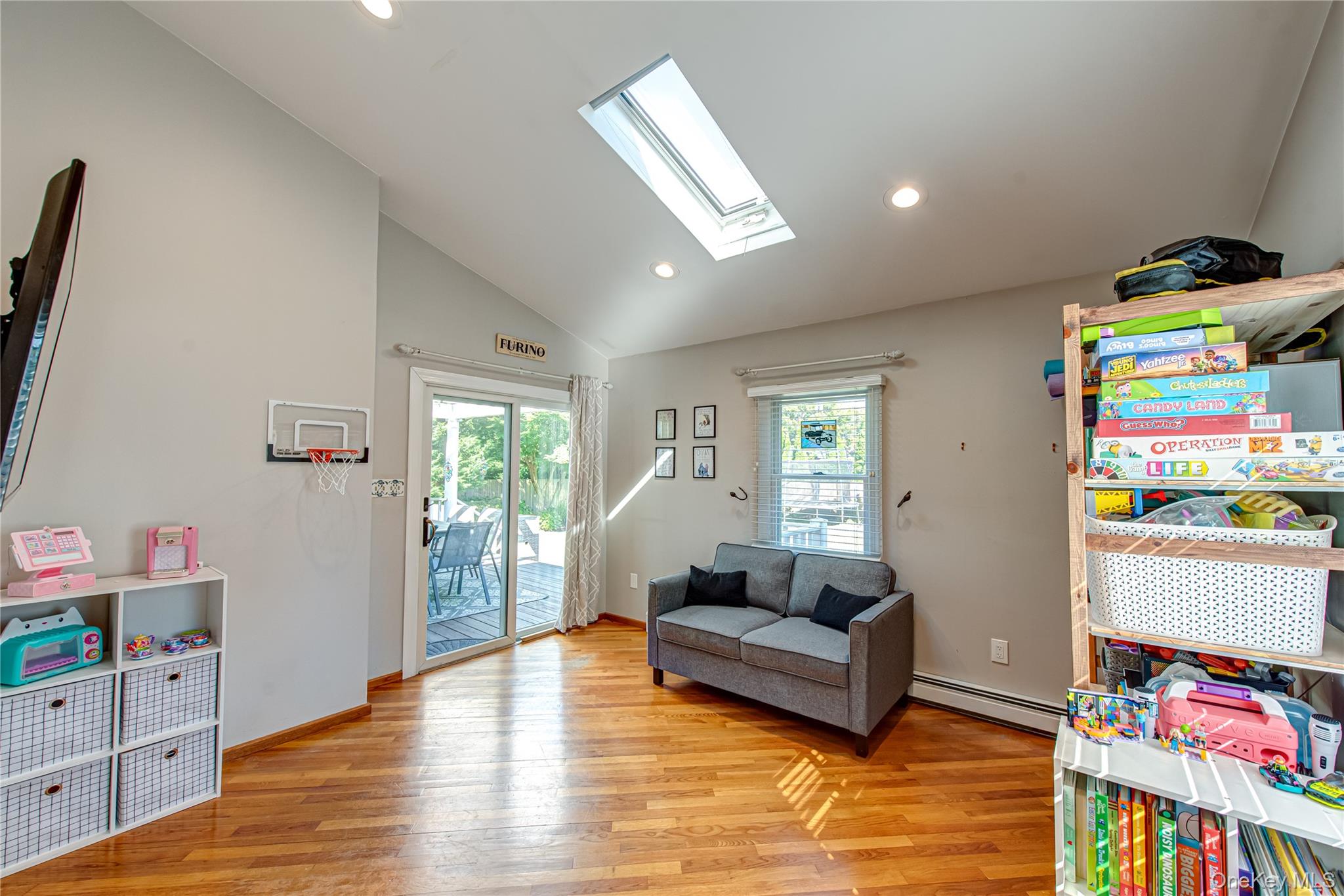 9 Donna Place, East Islip, NY 11730