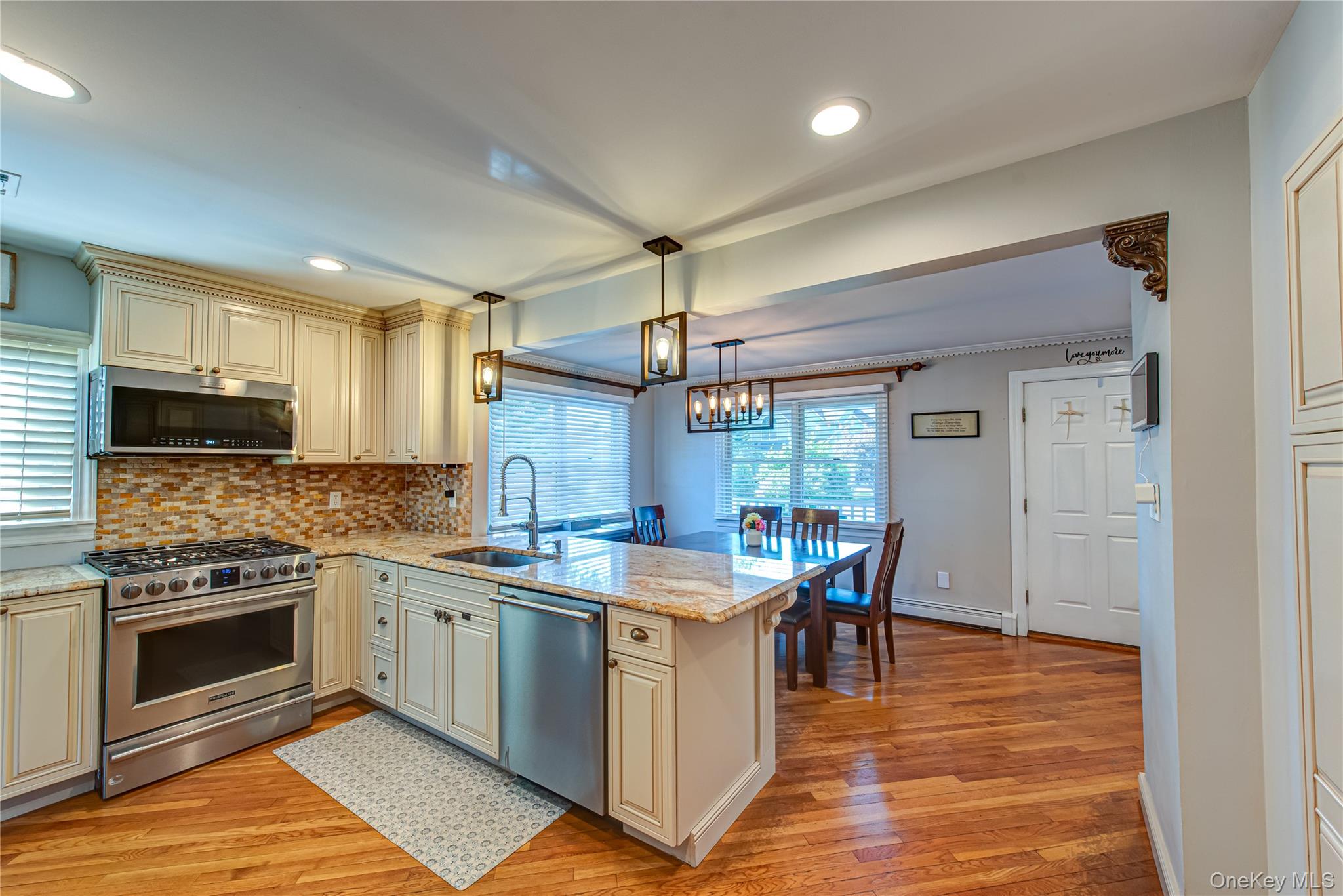 9 Donna Place, East Islip, NY 11730