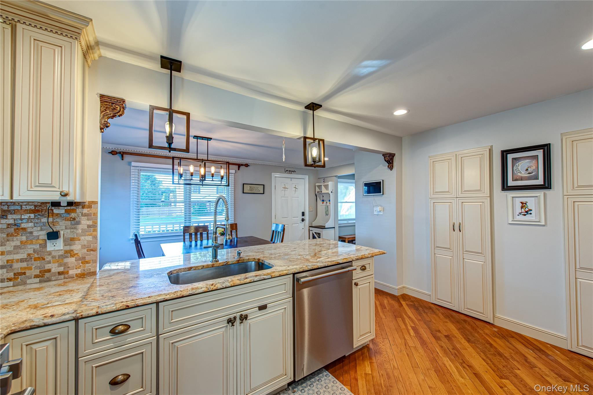 9 Donna Place, East Islip, NY 11730