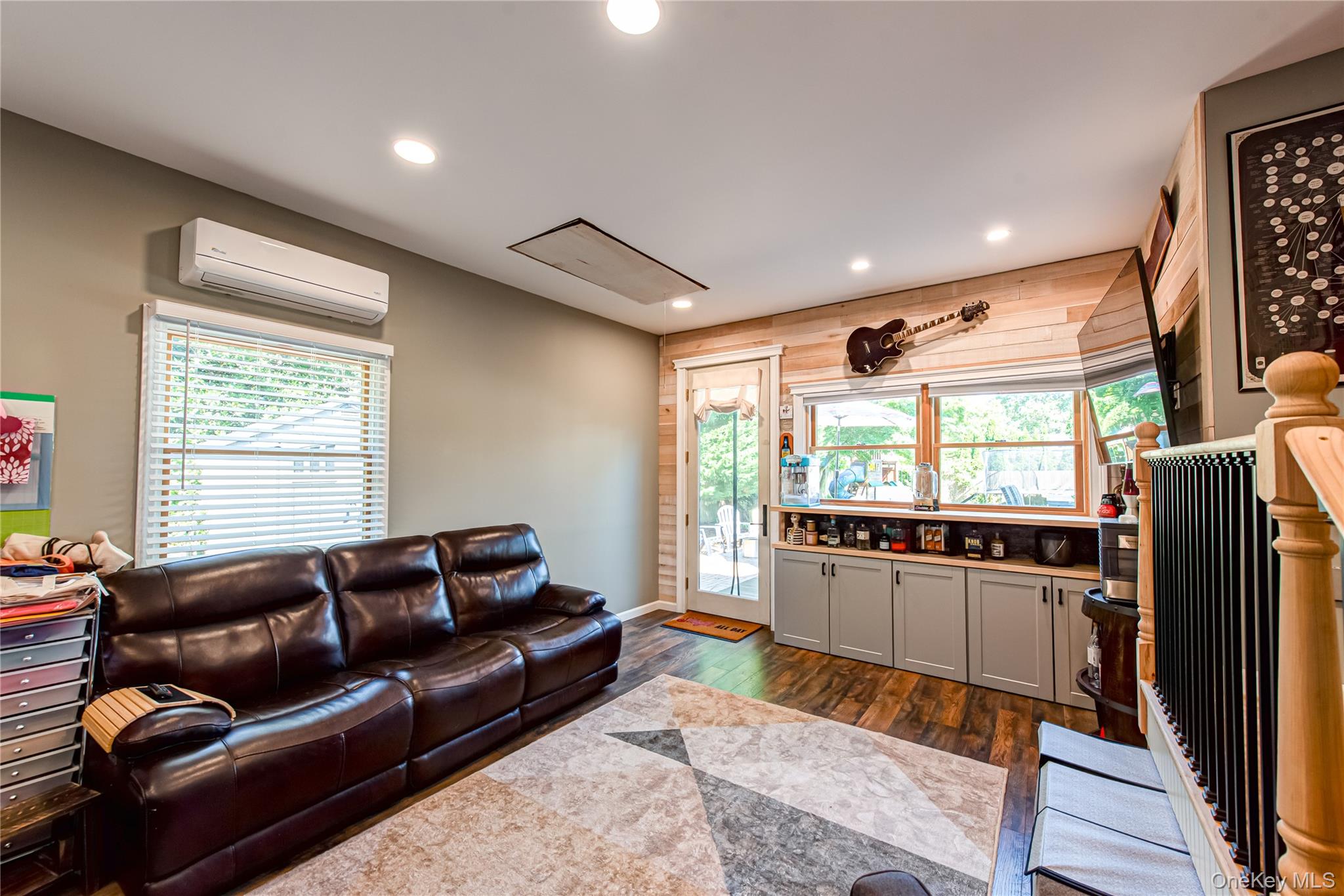 9 Donna Place, East Islip, NY 11730