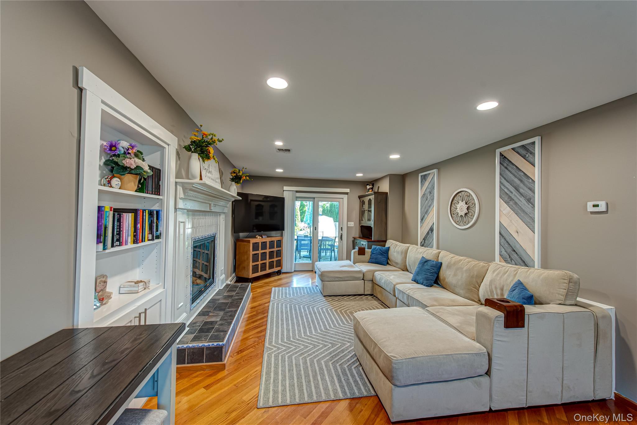 9 Donna Place, East Islip, NY 11730