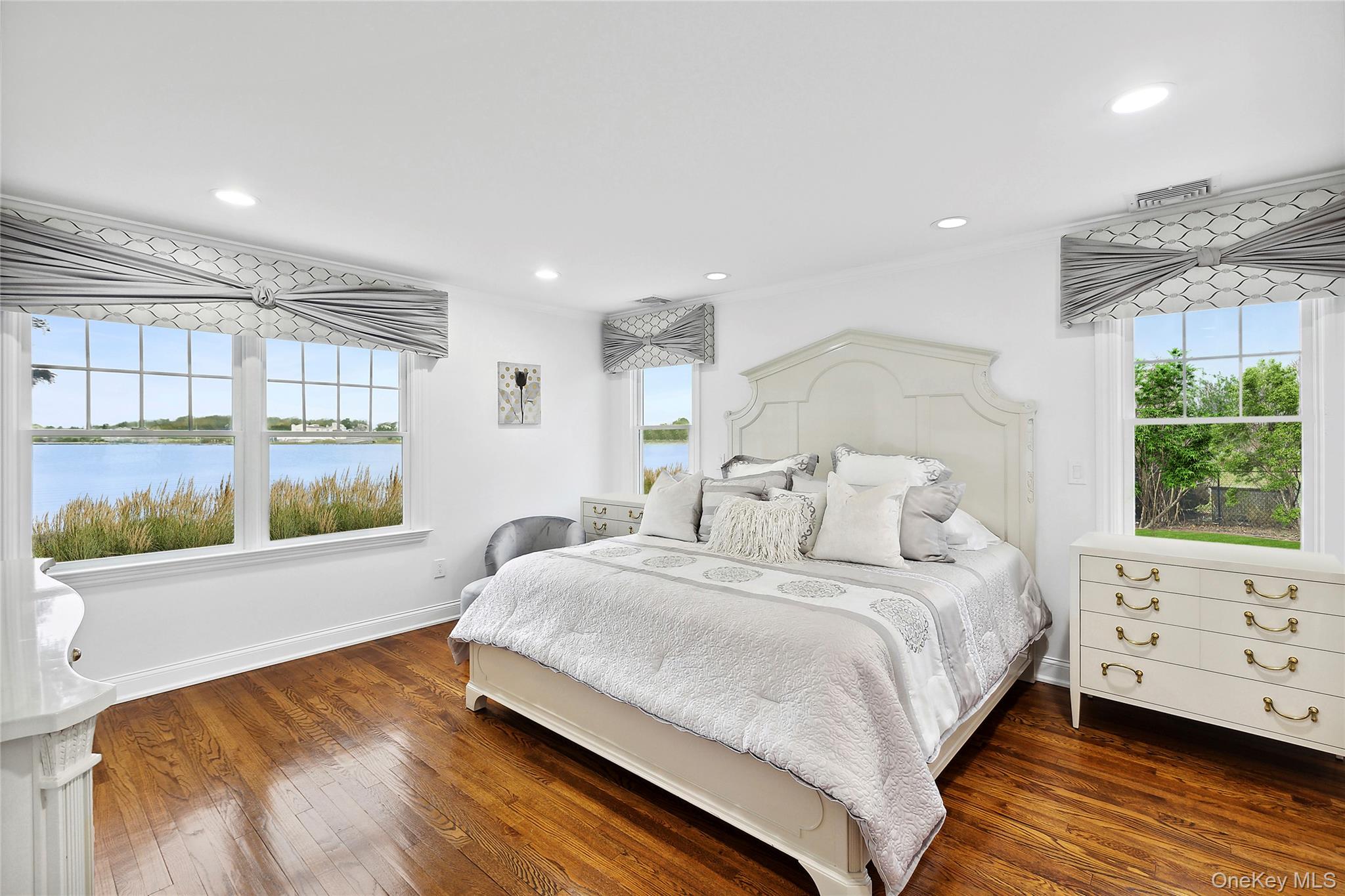 65 Shore Road, Westhampton, NY 11977